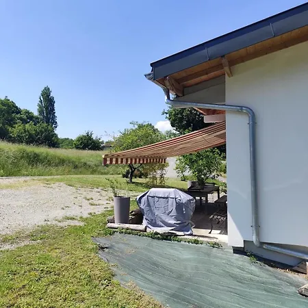 Nyaraló Maison Vintage Avec Piscine Chanaz