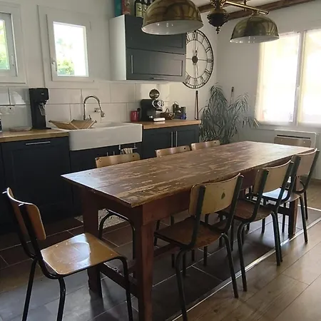 Nyaraló Maison Vintage Avec Piscine Chanaz